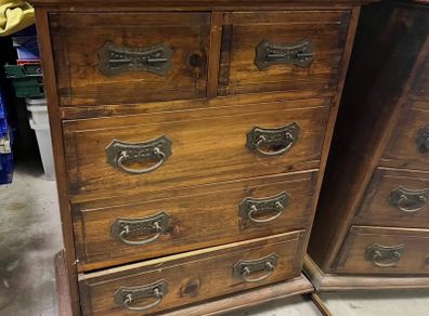 Solid wood chest of drawers