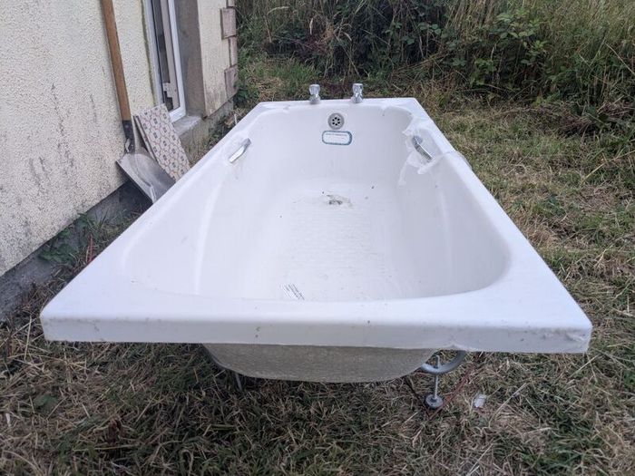 Bathtub