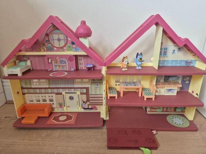 Bluey's doll house