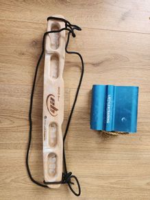 climbing finger trainers / hangboard