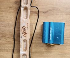 climbing finger trainers / hangboard