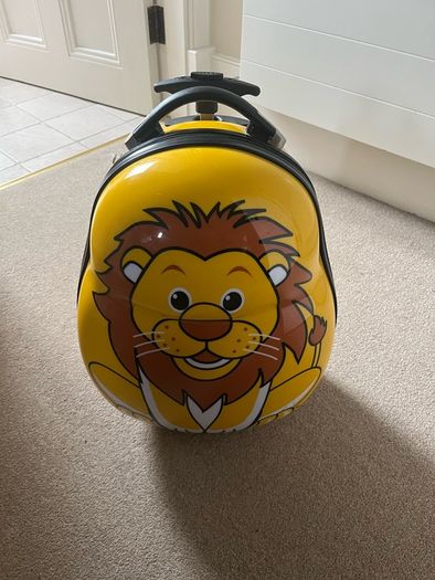 kids suitcase