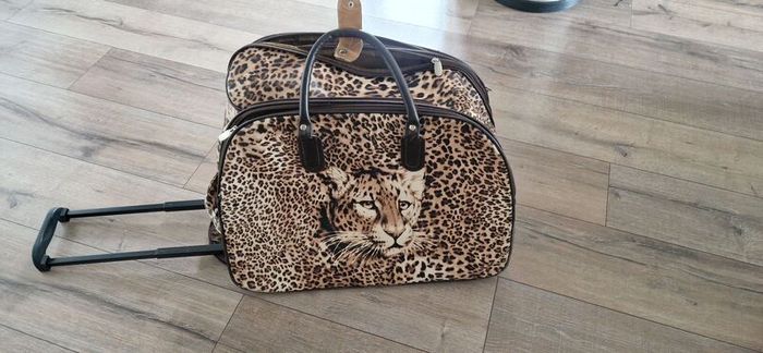 Suit case