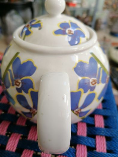 Vintage Arthur Wood tea pot