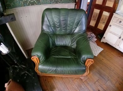 Leather suite