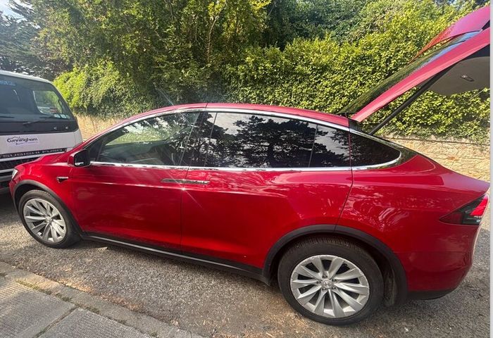 Tesla Model X 2020