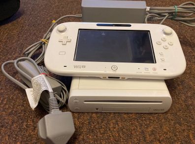 Nintendo Wii U WiiU Console 8GB WHITE [Collection Or Postage]