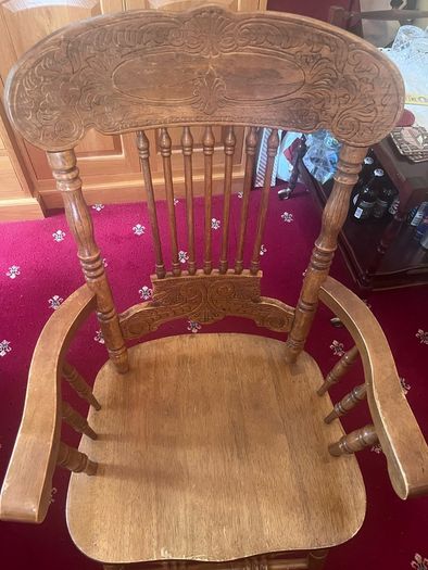 Oak dining chair set with carving embellishment