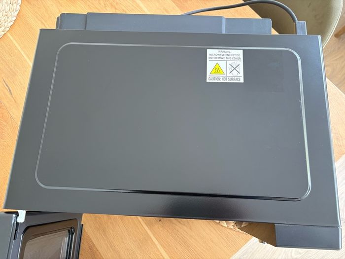 Toshiba 23litre Combi With Convection And Grill