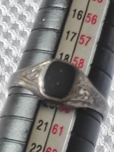 Vintage sterling silver Onyx ring