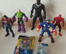 Marvel & DC Superhero Action Figure Bundle