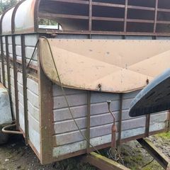 Cattle trailer