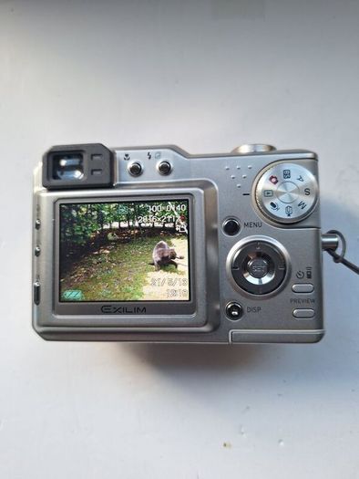 Casio Exilim EX-P600 digital camera with remote