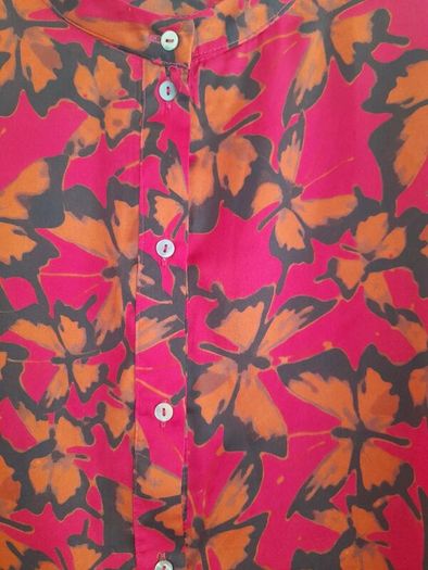 ladies  button print top