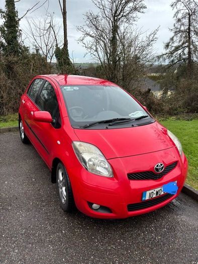 Toyota Yaris 2010 - Red