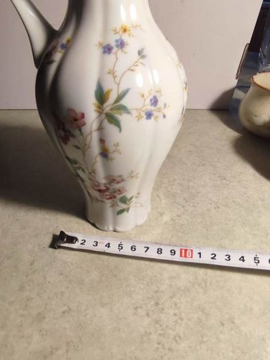 Lovely Vase Royal Porzellan Bavaria K P M Germany Handarbeit.