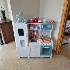 play Kitchen
