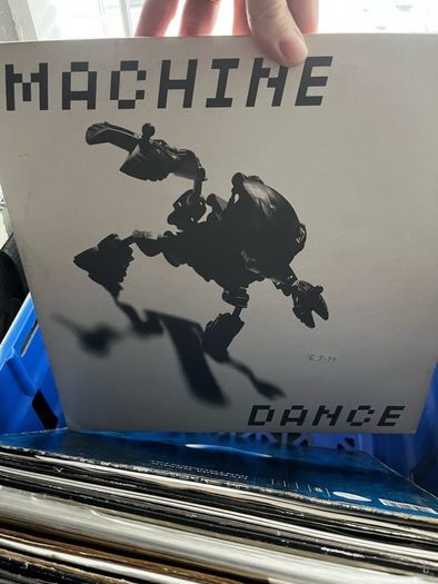 10e each Techno 12" vinyl