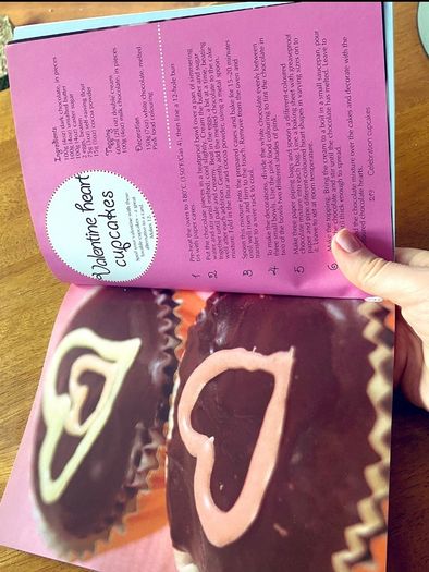 Best Ever Recipes Cupcakes by Phoebe Gibb