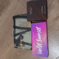 Eyeshadow palette bundle