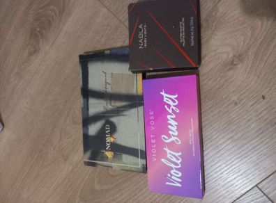 Eyeshadow palette bundle
