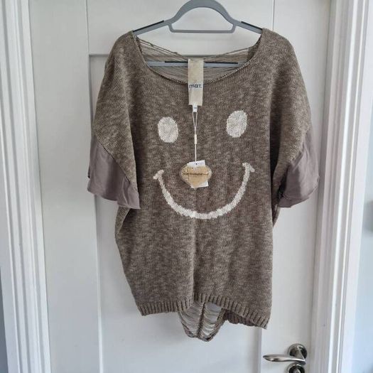 MAT jumper bnwt taupe with unusual detail on the back, short sleeve S/M