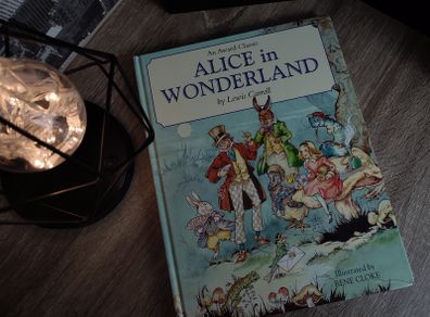 Alice in Wonderland ! by Lewis Carroll ! Hardcover ! 2005 ! by Award Publications !