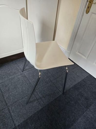 5 Modern Plastic Dining Chairs with Metal Legs