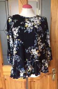Marks and Spencer womens blue yellow white floral top / blouse size 16 includes postage