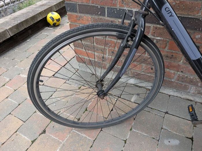 Freesprint City Hybrid Bike with Kryptonite Lock