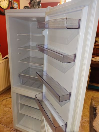 Beko Fridge Freezer 270L Fully Working Reversible Door