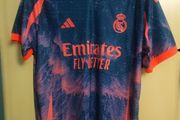 Real Madrid (special Edition ) Size Xl .