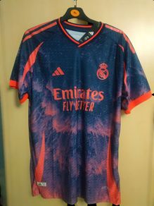 Real Madrid (special Edition ) Size Xl .