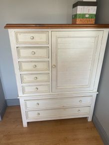 Dresser