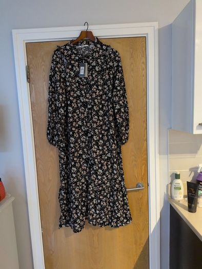 Primark Sustainable  Viscose Black Dress With A Small  Flower Pattern.Size 18.  B.N.W.T.