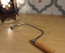 Kitchen tool. Food slicer / cutter for soft foods.