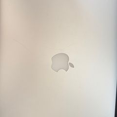 MacBook Pro 15" Retina | Intel i7 | 16GB RAM | NEW Battery (Only 24 Cycles)