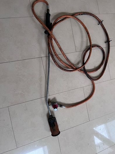 Gas cylinders & Flame torch