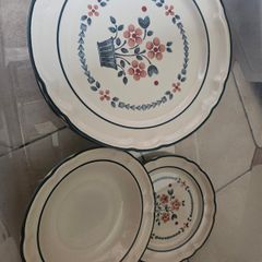 Dinner ware set