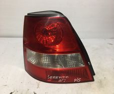 Kia Sorento 2007 passenger side rear light