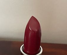 Clinique Lipstick in shade Berry Pop
