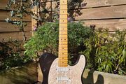 Fender Modern Player Telecaster Plus - Upgraded