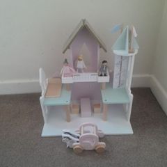 Wooden castle play set