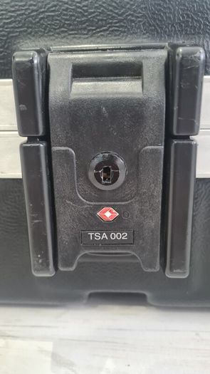 SKB ATA 88 Note Slimline case "with foam and keys"