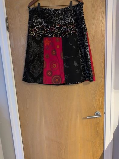 Desigual Black Patterned Skirt .  S. 18-20.