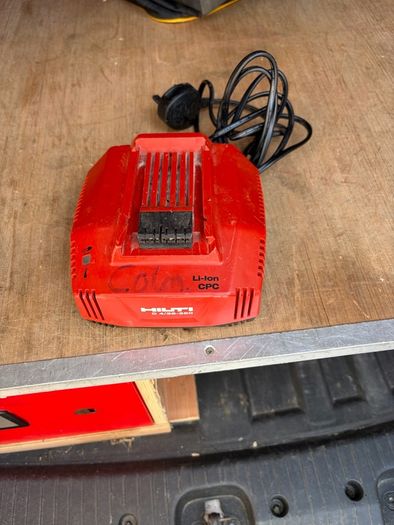Hilti Charger