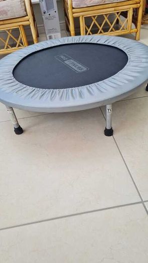 Fitness trampoline