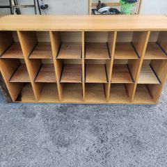 Free Shelving Unit