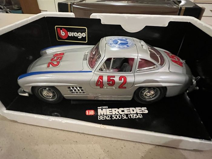 Mercedes 300 SL Gullwing 1/18 Burago