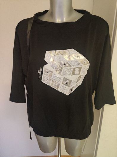 Brand new fancy loose fit top size UK14/16 EU42/44 Postage included